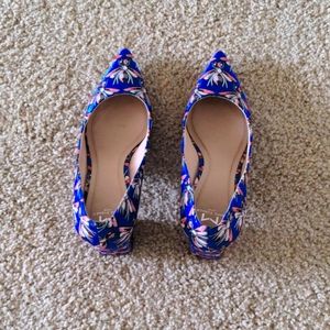 Mark Fisher LTD Zala pump Size 6, bee print